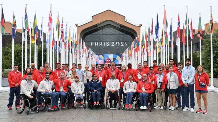 Pedro Sánchez reivindica en París el ejemplo de vida y superación de los deportistas paralímpicos